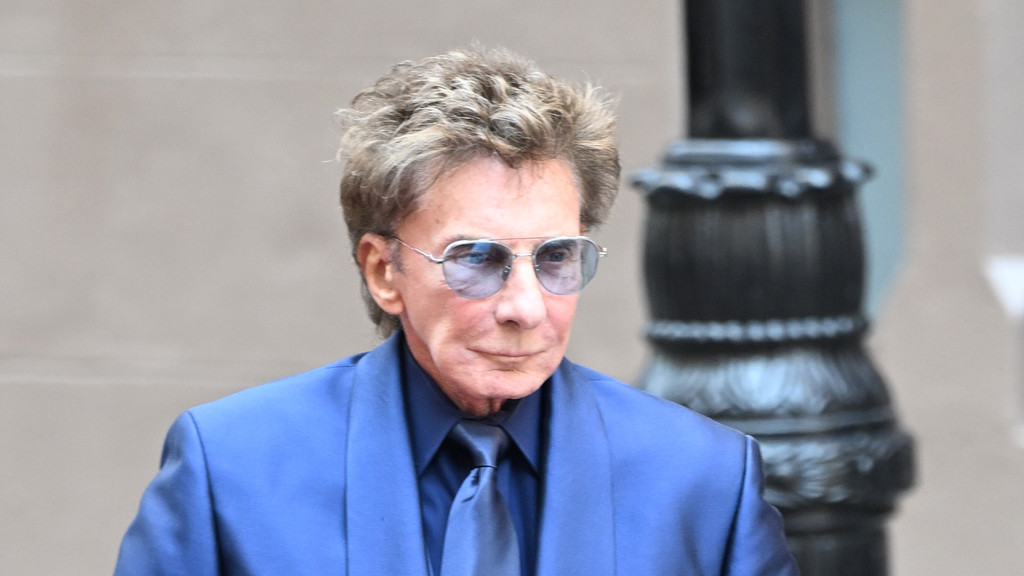 Barry Manilow cancels concert at last minute due to 'unforeseen circumstances'