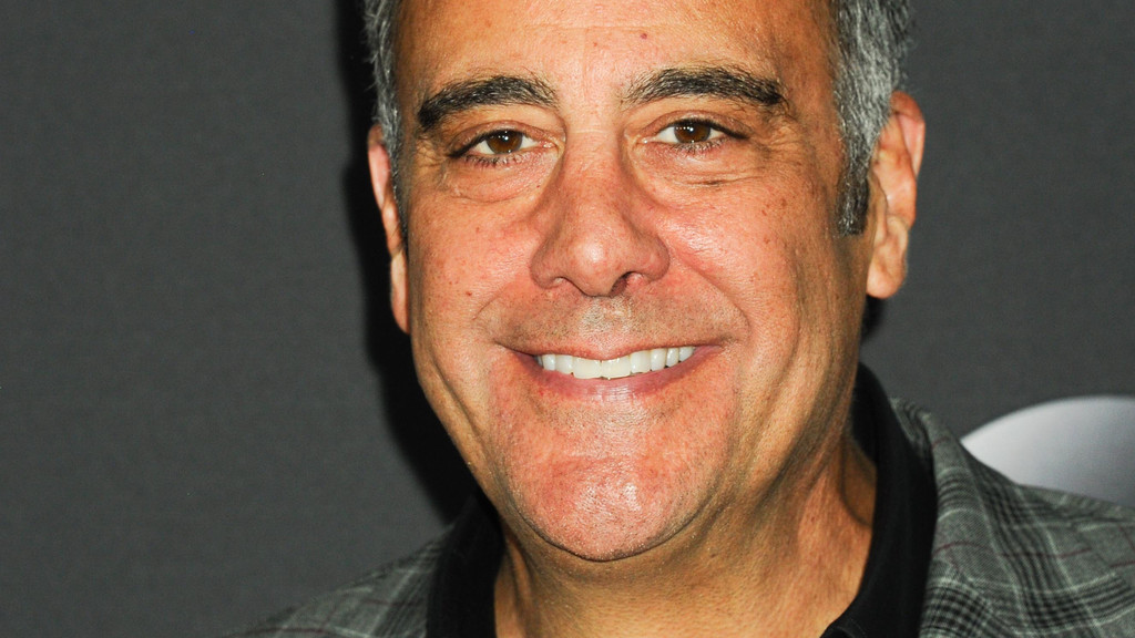 Brad Garrett reaches out to comedian Carrot Top amid suicide bid