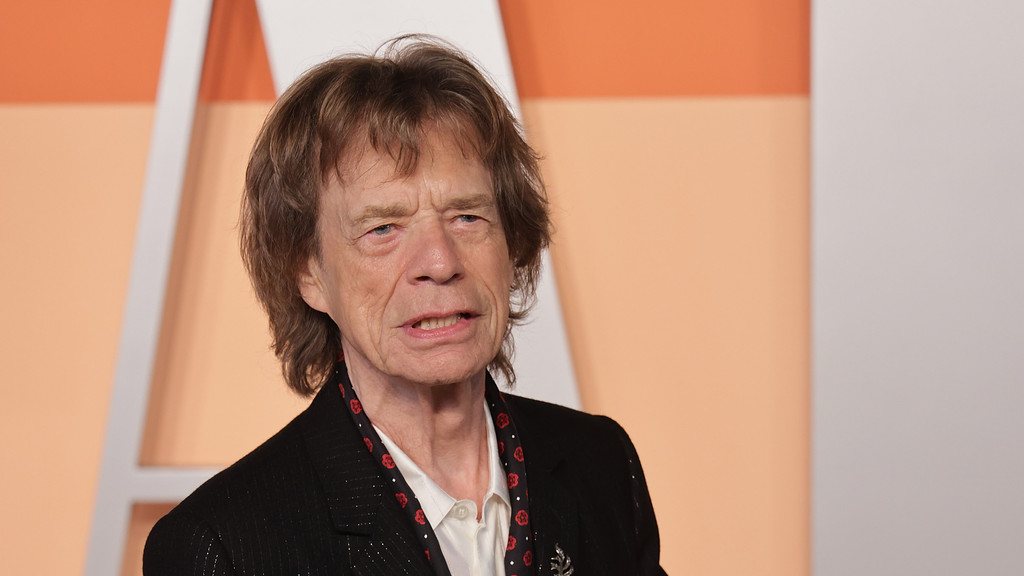 Mick Jagger regrets taking John Lennon's advice not to meet Elvis Presley
