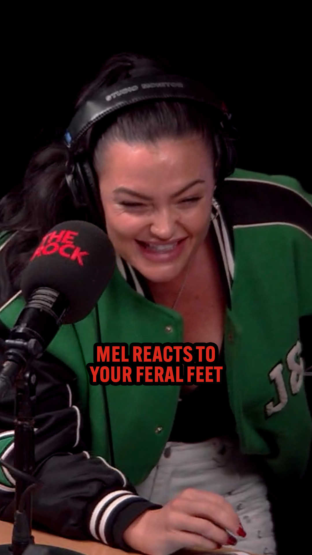 Mel reacts to your feral feet