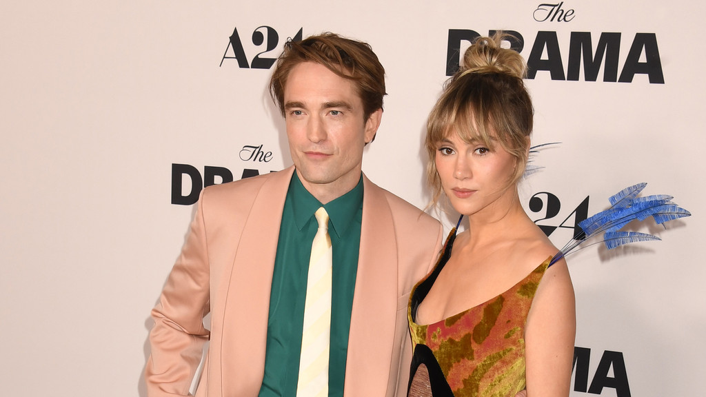 Suki Waterhouse hints at making music with fiancé Robert Pattinson