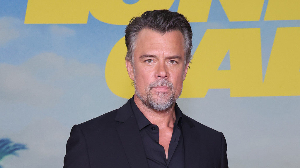 Josh Duhamel to be father-of-three