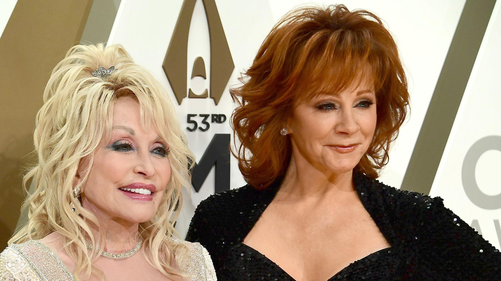 Reba McEntire, Julia Roberts and more flock to remember the late Dolly Parton