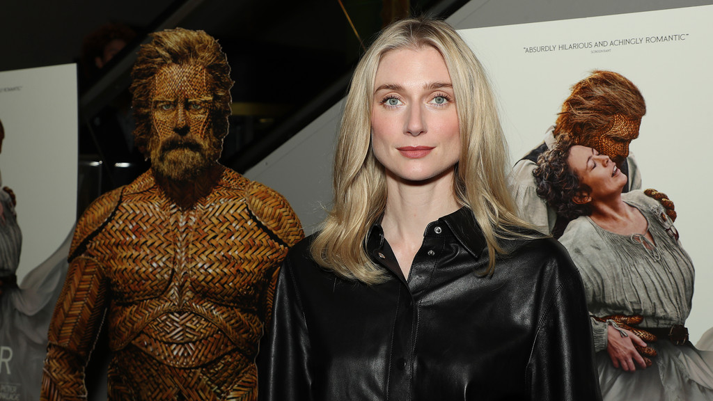 Elizabeth Debicki blushed at first seeing Alexander Skarsgård on Wicker set