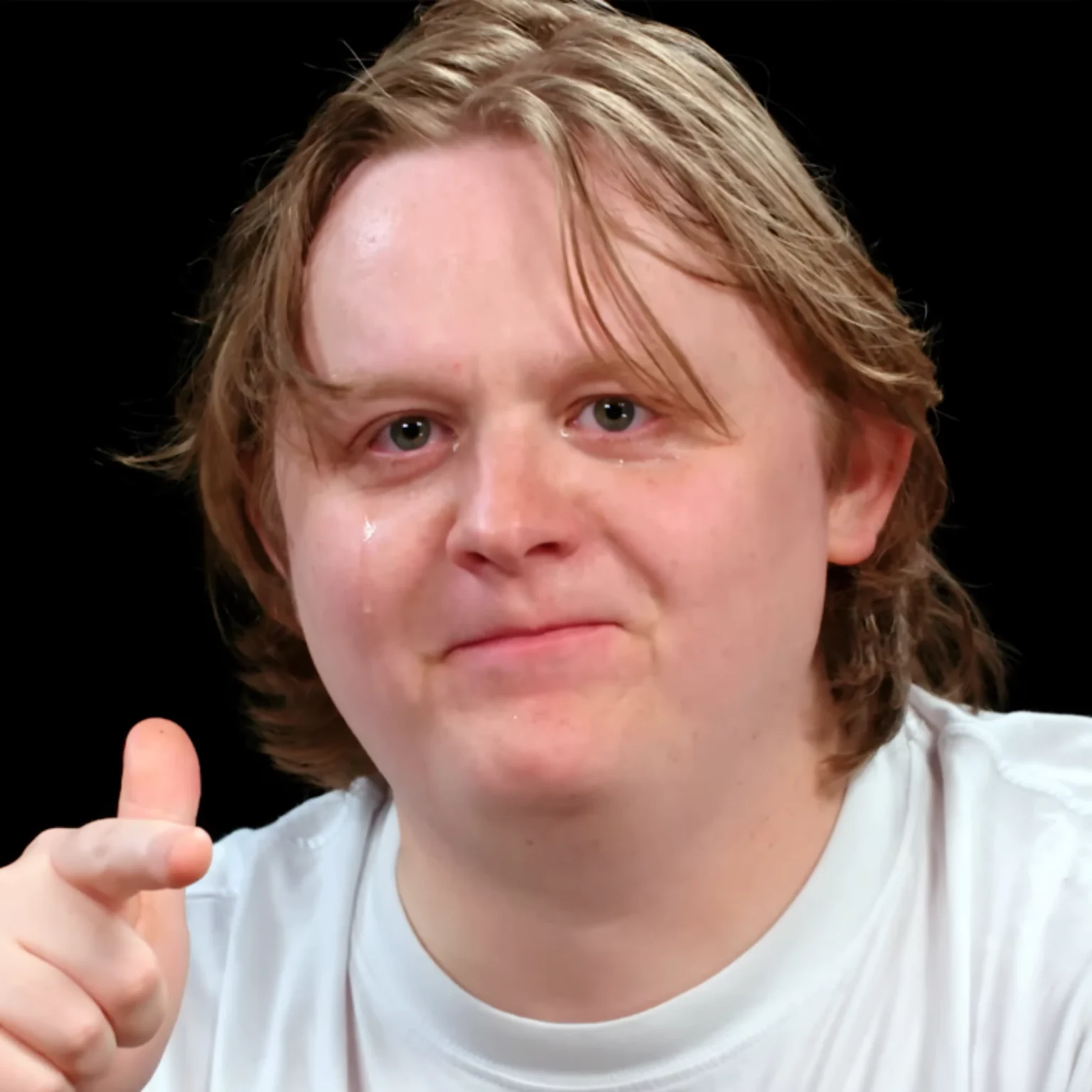 Lewis Capaldi shares some brutal truths while crying through hot sauce pains | Articles | rova