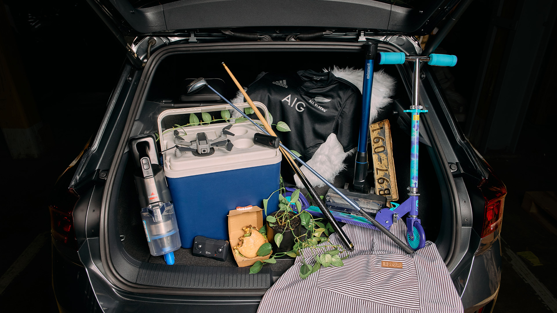 From false teeth to pool cues: Weird things Kiwis left behind in Ubers this year