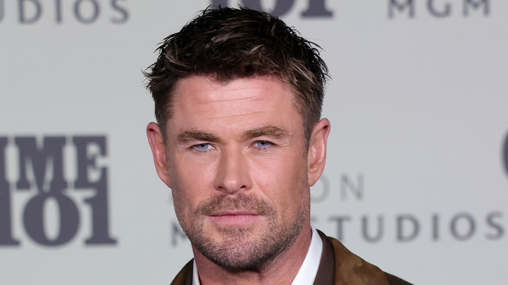 Chris Hemsworth paused 'Hot Ones' taping, fearing he'd throw up