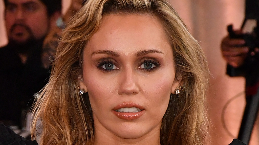 Miley Cyrus hits back at criticism of first Hollywood Bowl show