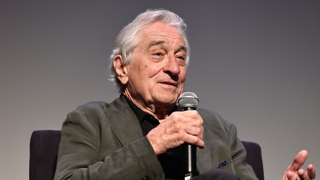 De Niro, Brolin and Stiller quiz Colbert on penultimate Late Show