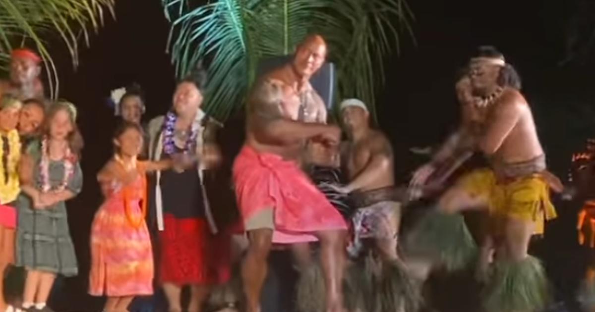 Taulunga Performance The Rock gets emotional performing 'sacred' Samoan Taualuga with family ...
