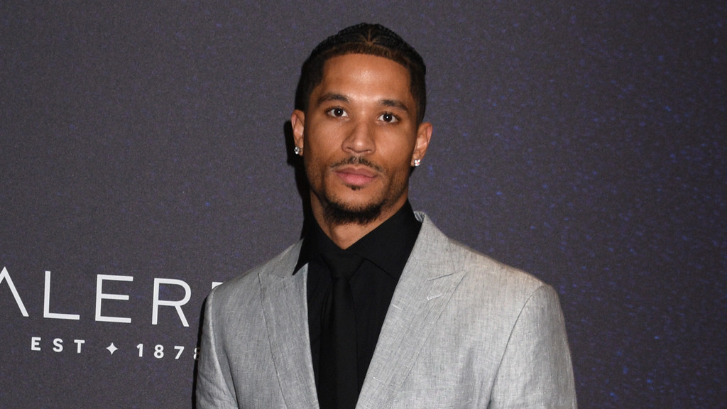 New York Knicks player denies being invited to Taylor Swift wedding
