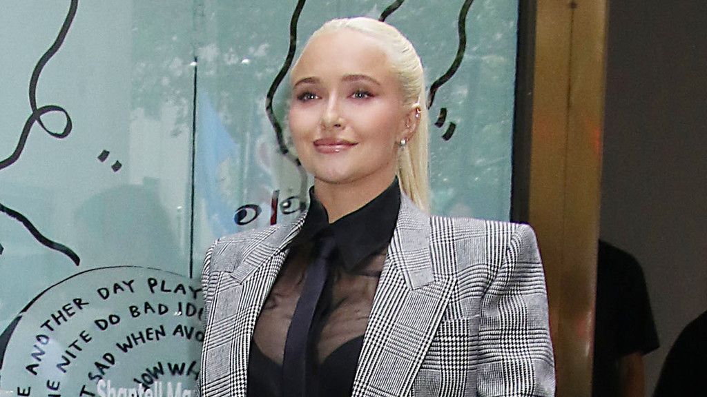 Hayden Panettiere's boyfriend, Brian Hickerson, handcuffed in bar