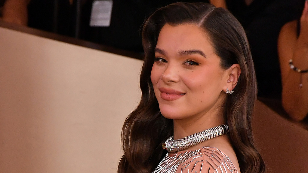 Hailee Steinfeld welcomes first baby