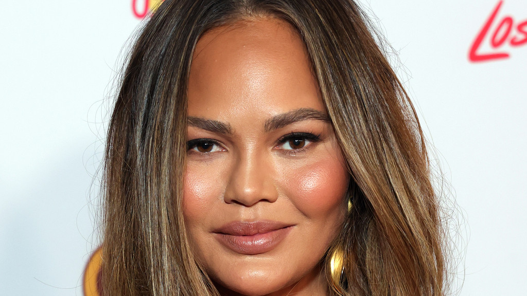 Chrissy Teigen opens up on sobriety struggle