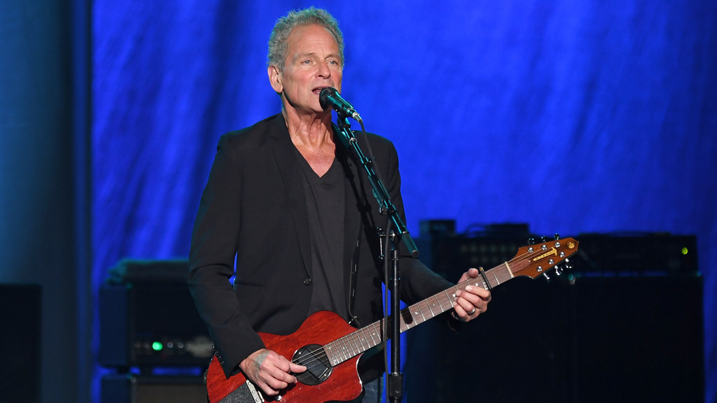 Lindsey Buckingham stalker jailed while awaiting extradition to Los Angeles