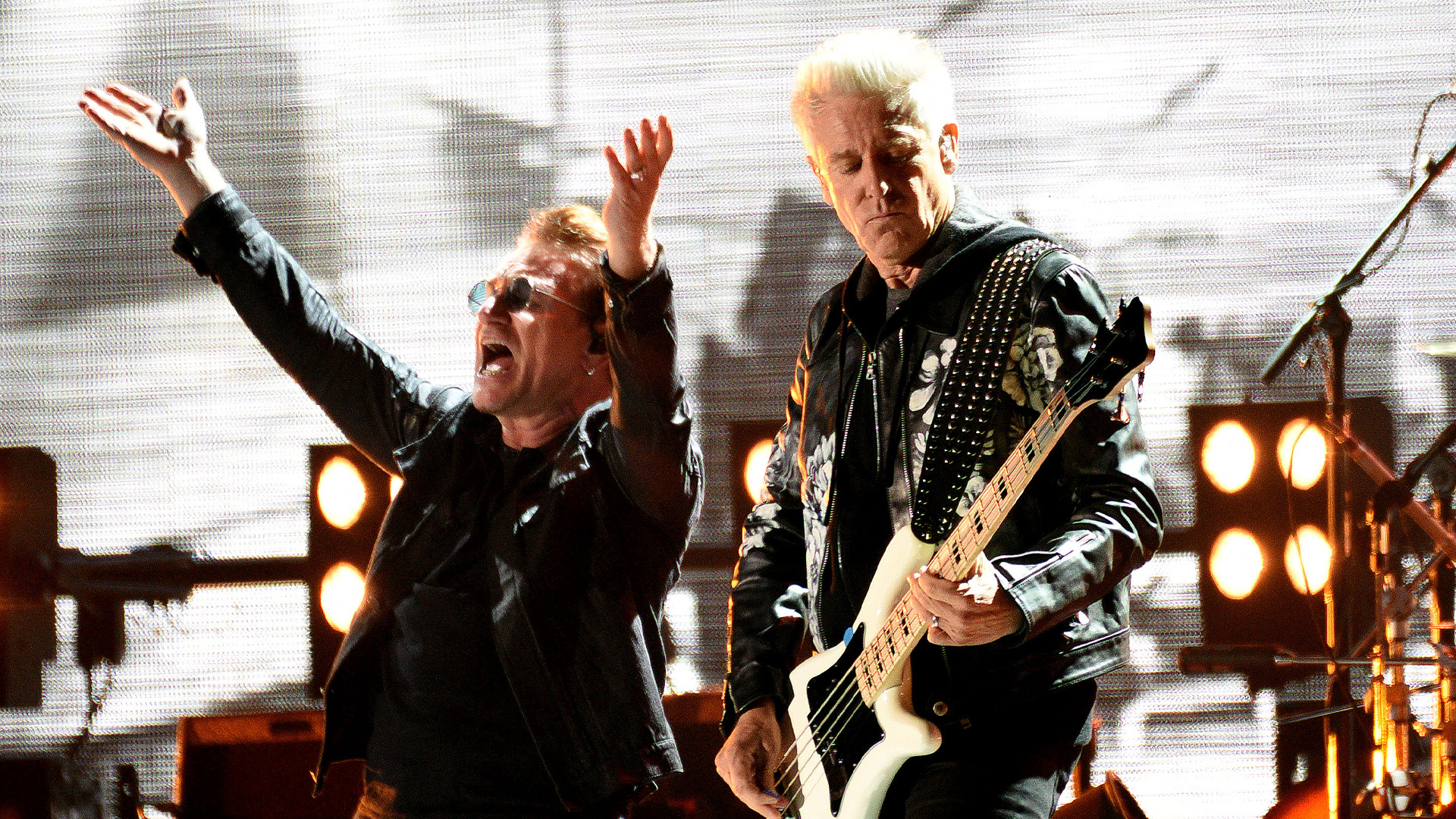 U2 to headline NFL Thanksgiving Eve Halftime show live on Netflix