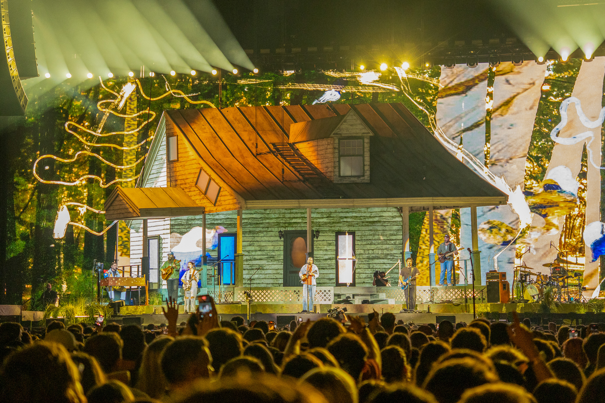 Review: Noah Kahan Brings the Roof Down at Spark Arena