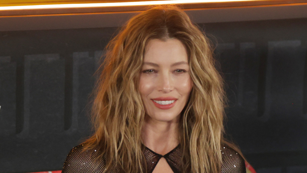 Jessica Biel to play Hugh Hefner's wife in new film
