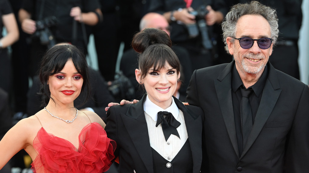 Winona Ryder reuniting with Tim Burton and Jenna Ortega for Wednesday season 3
