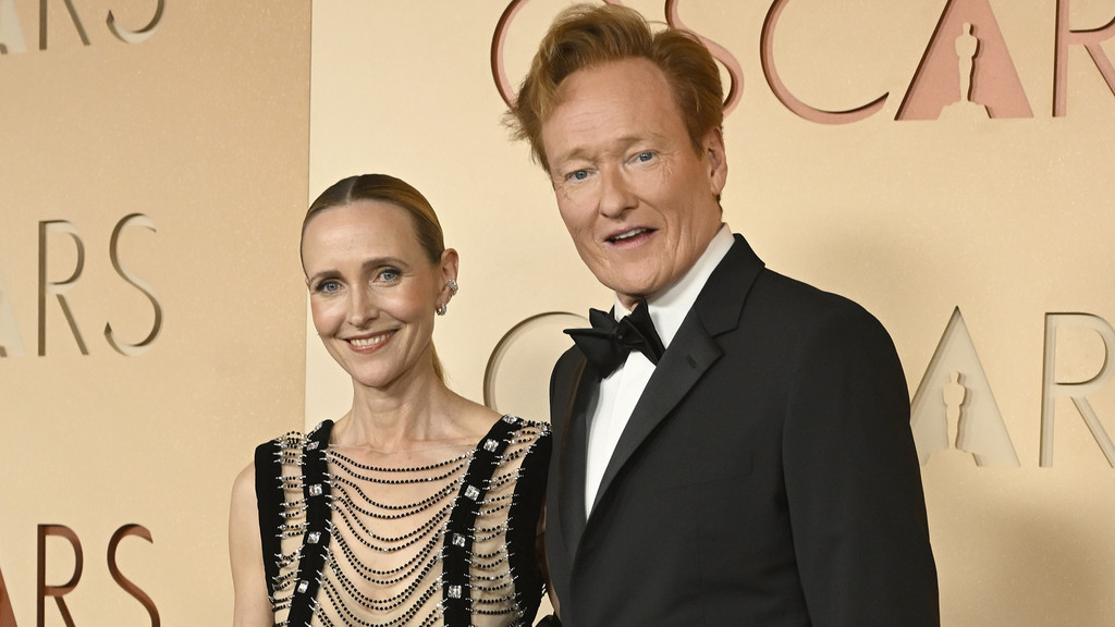 Conan O'Brien shares marriage-saving bathroom hack