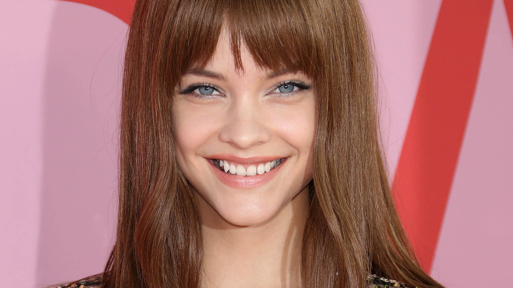 Barbara Palvin celebrates return to Victoria's Secret six weeks postpartum