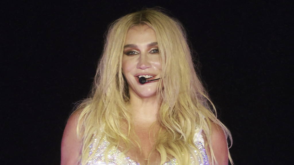 Kesha and Jack White honour Dolly Parton with covers during their concerts