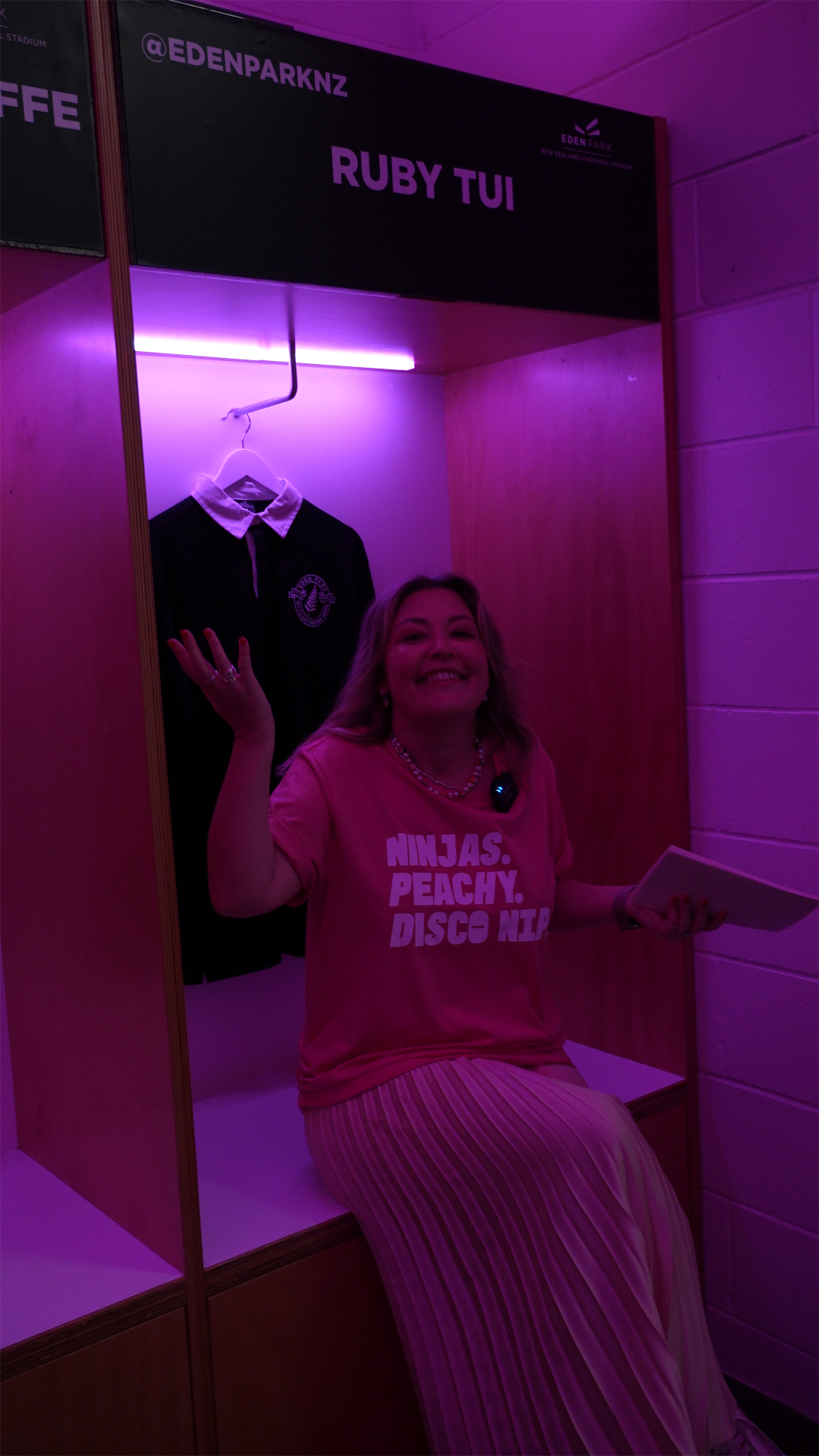 Sarah & Flynny take over the Eden Park changing rooms and bathroom