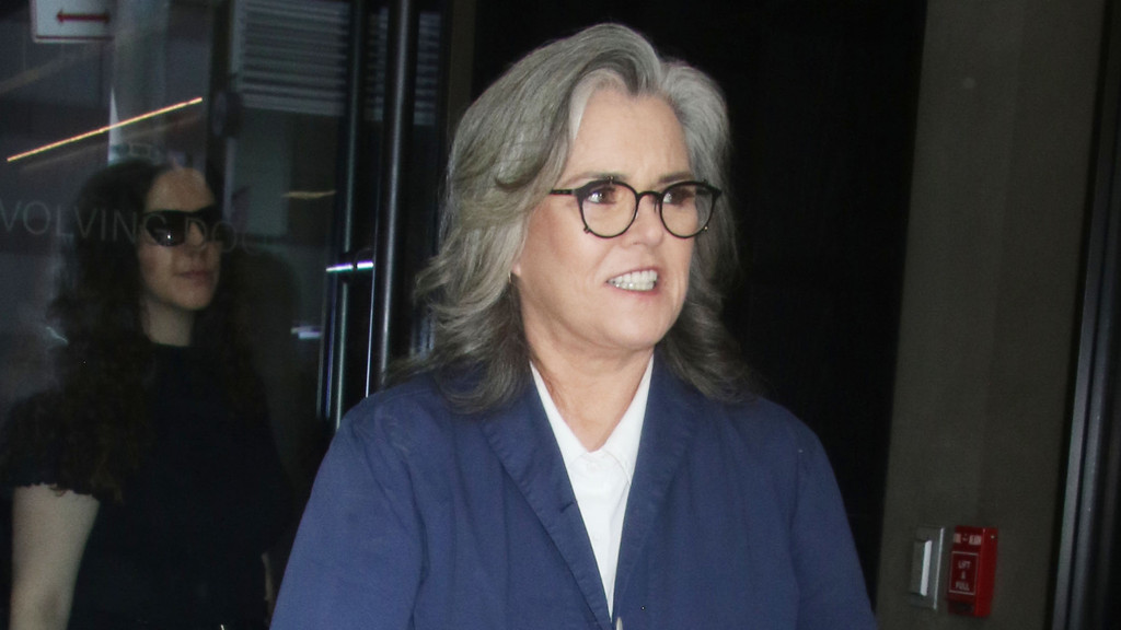 Rosie O'Donnell taunts President Donald Trump in talk show return