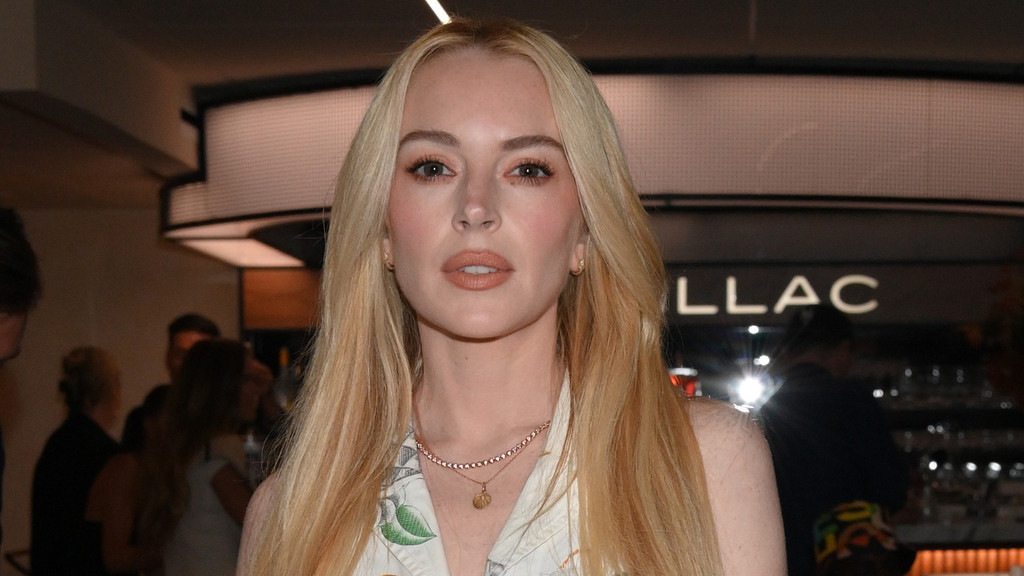 Lindsay Lohan asks why no one protected her during troubled teen years
