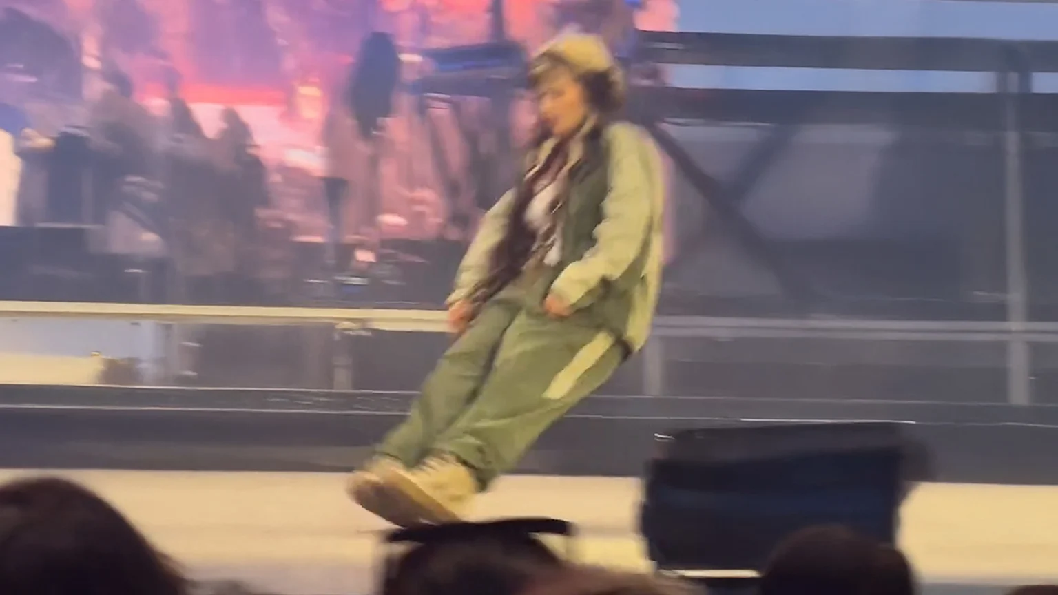 Lola Young collapses on stage