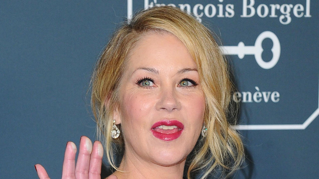 Christina Applegate recalls only dating ‘broken birds’ without real jobs