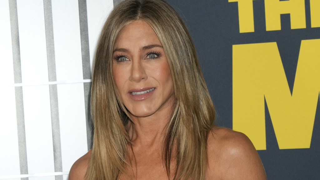 Jennifer Aniston makes rare comment about Brad Pitt's cameo on Friends
