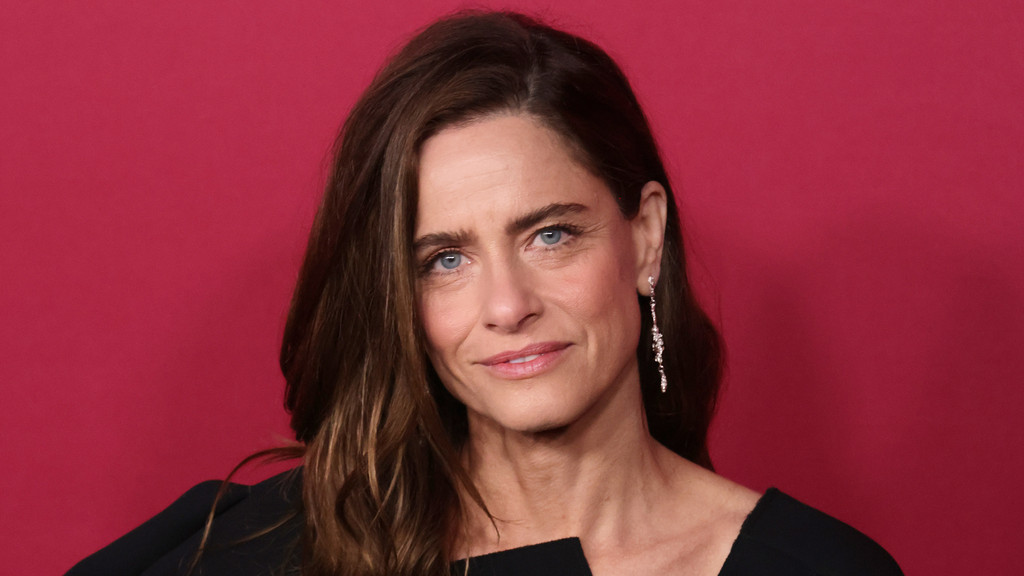 Amanda Peet reveals breast cancer diagnosis