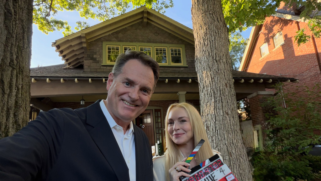 Lindsay Lohan films new movie at Mean Girls house
