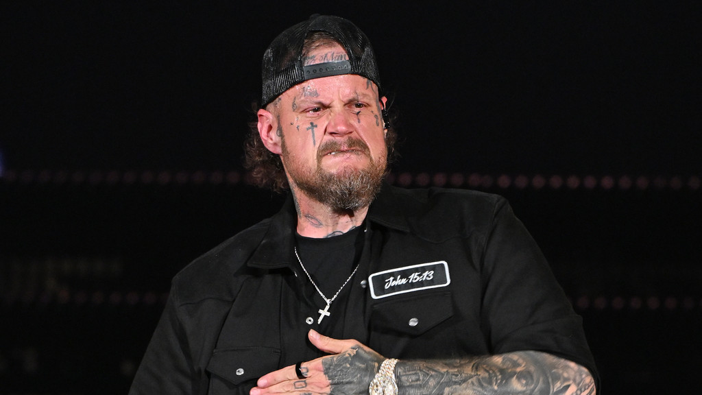 Jelly Roll taunts Donald Trump: 'from one fat pig to another'