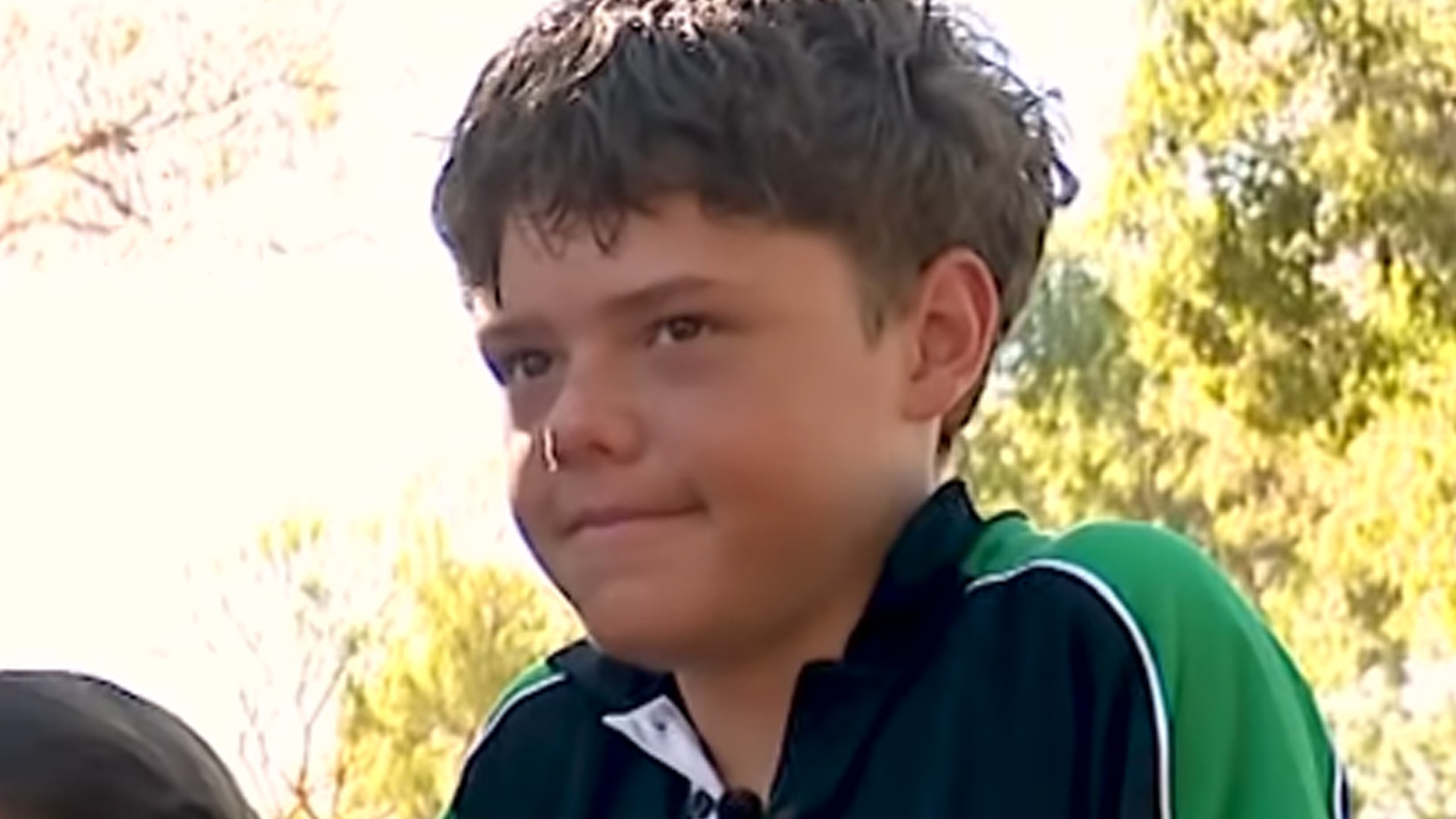 Aussie teen 'hero' explains bravely rescuing family after Kayak stranding