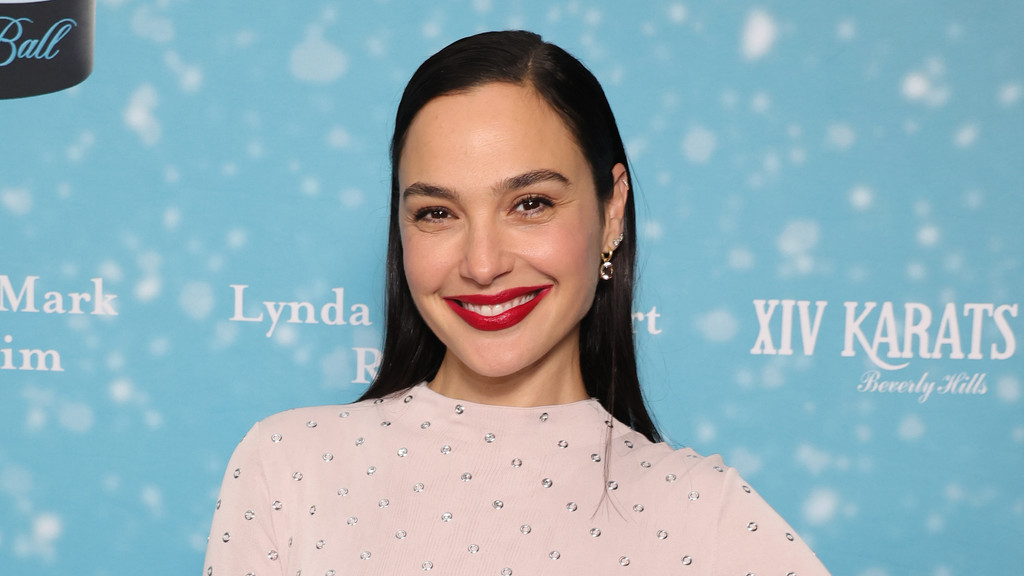Gal Gadot defends AI use in upcoming movie Bitcoin