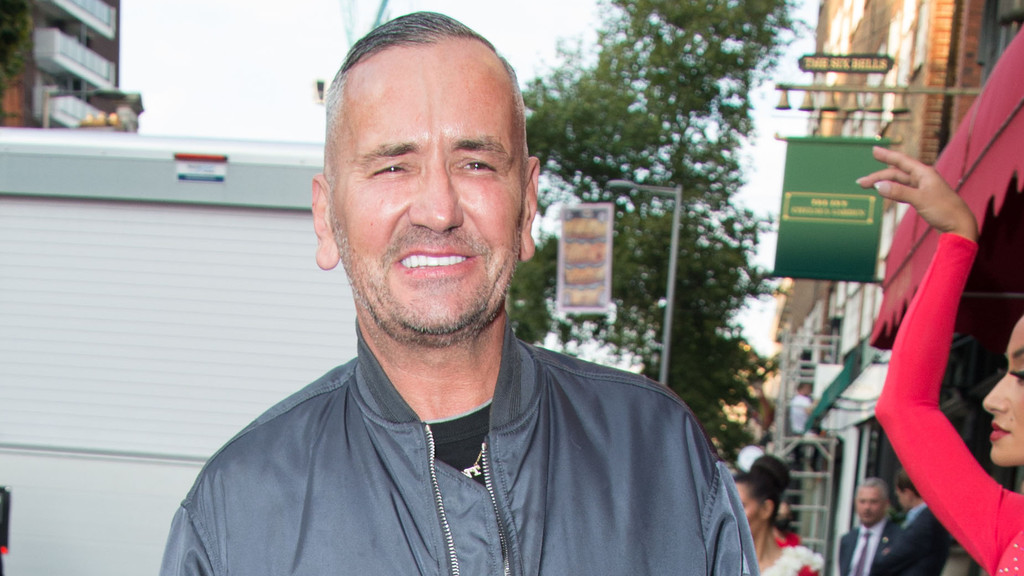 Brooklyn Beckham's wedding DJ addresses 'inappropriate' first dance