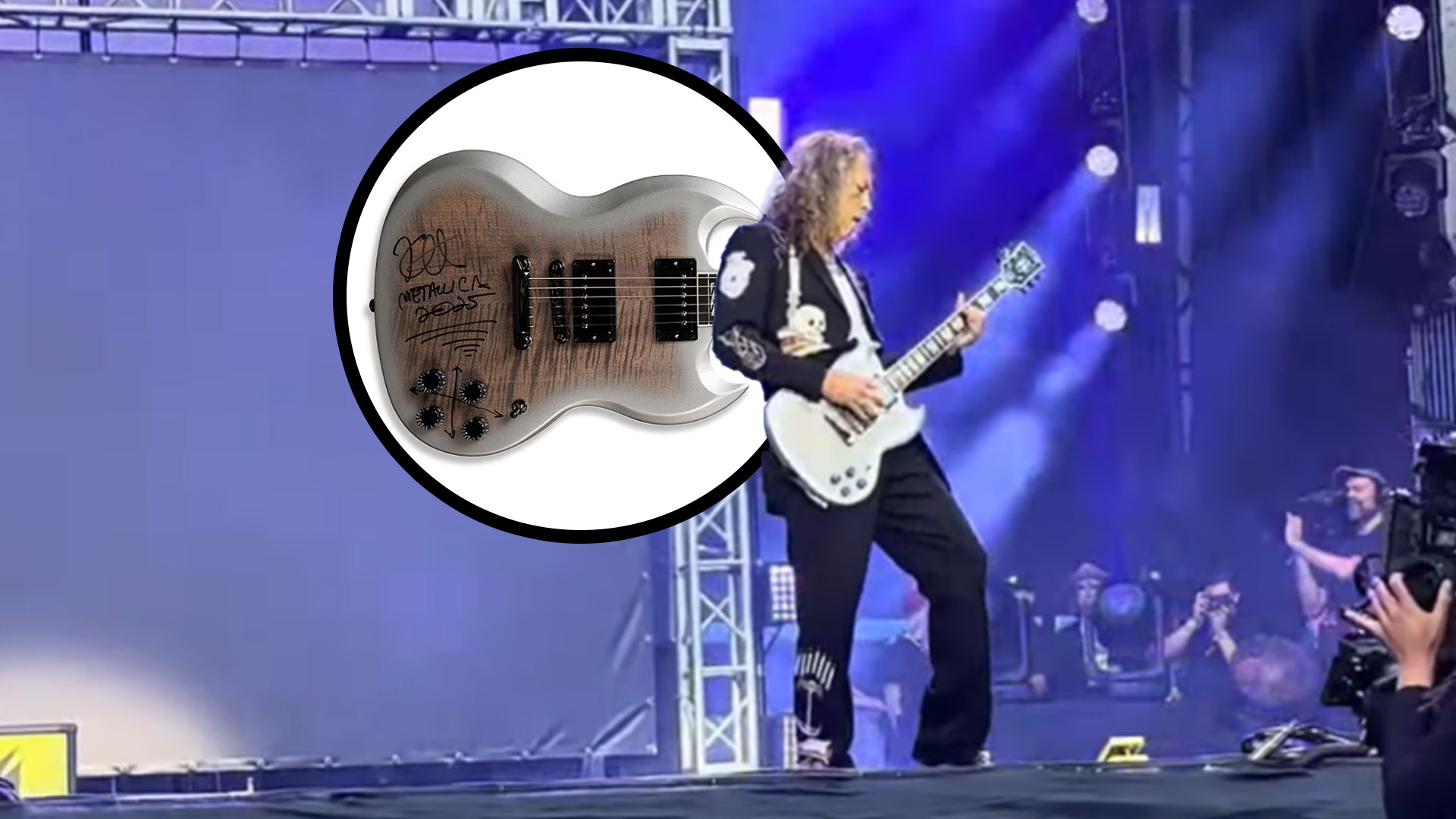 Kirk Hammett on stage at Back to the Beginning