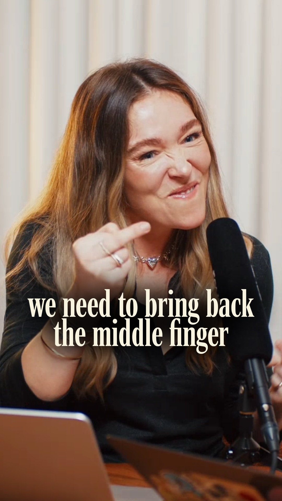 Why We Need to Bring Back the Middle Finger 🖕