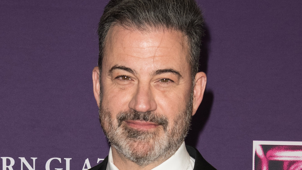 Jimmy Kimmel delivers tearful monologue condemning shooting of Alex Pretti