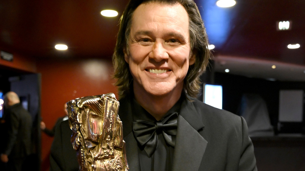 Jim Carrey's ex Jenny McCarthy addresses viral clone conspiracy theory