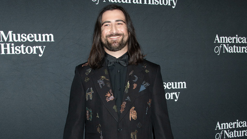 Noah Kahan slams White House for using song American Cars on social media post
