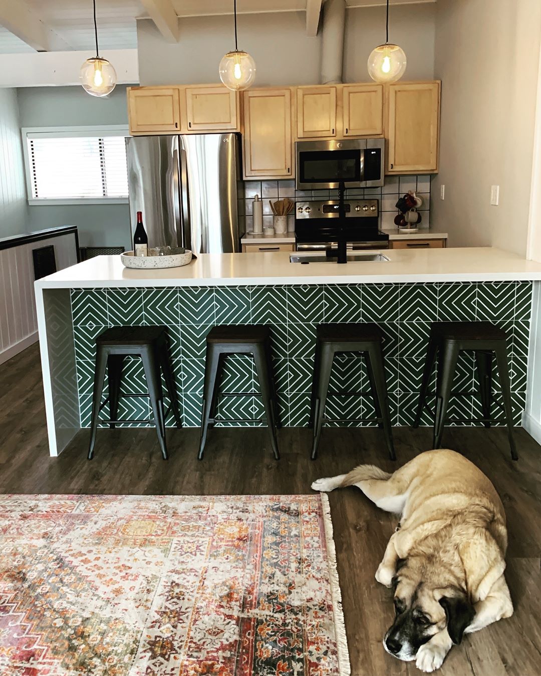 Blog Post 10-Kitchens-With-Vinyl-Plank Image
