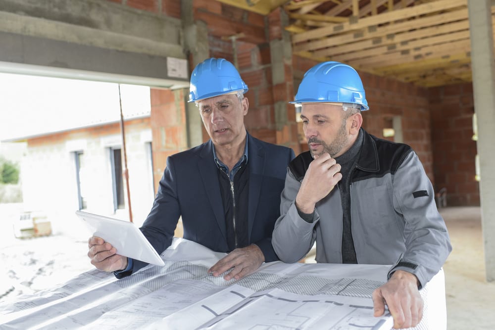 difference between contractor and subcontractor