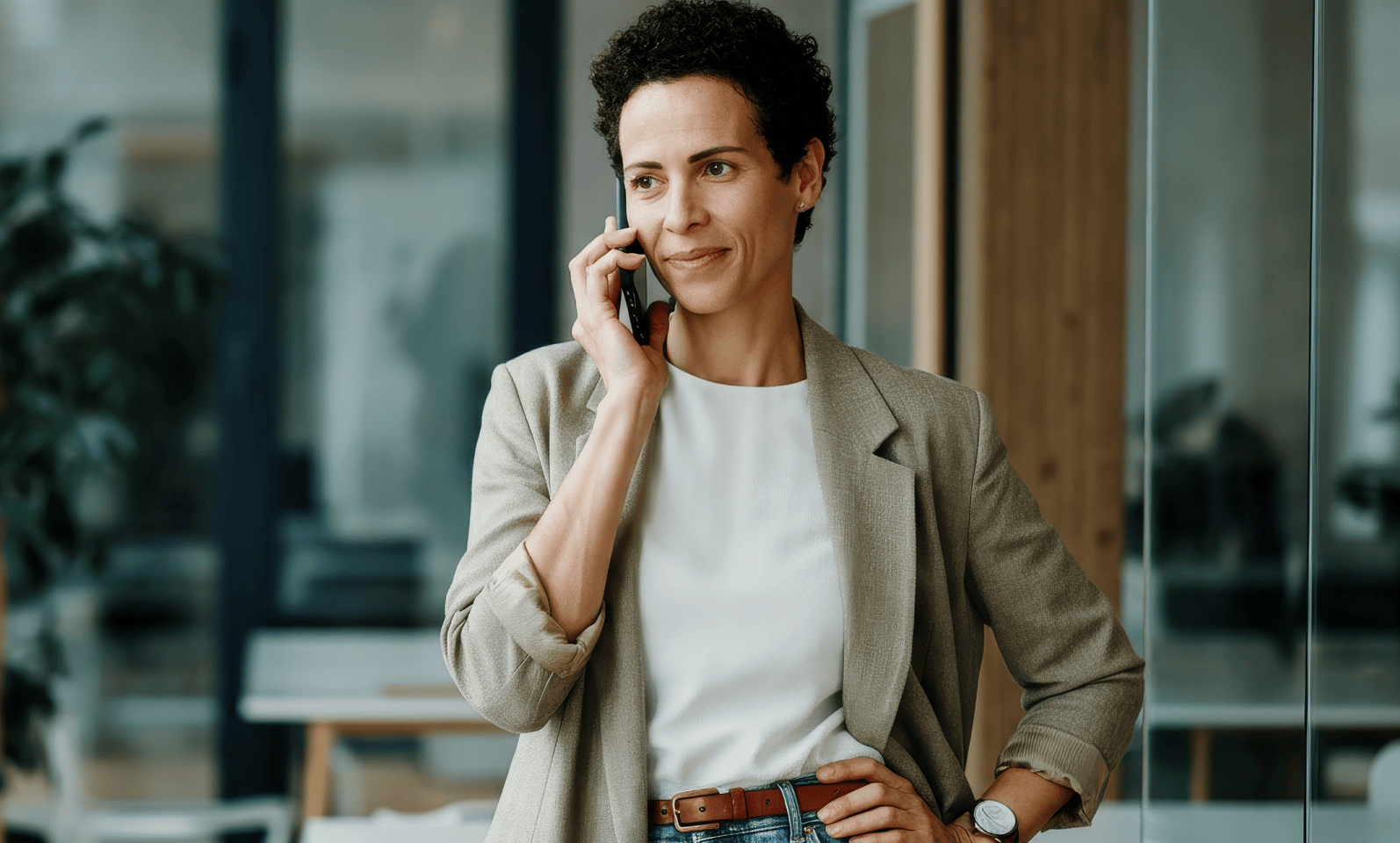 UK phone number hero