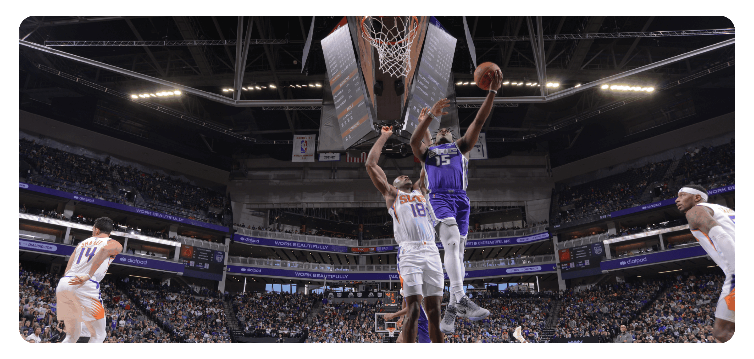 Sacramento Kings play against the Phoenix Suns