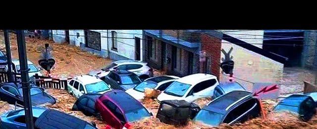 Crazy weather covers Spain: Floods washed away city streets