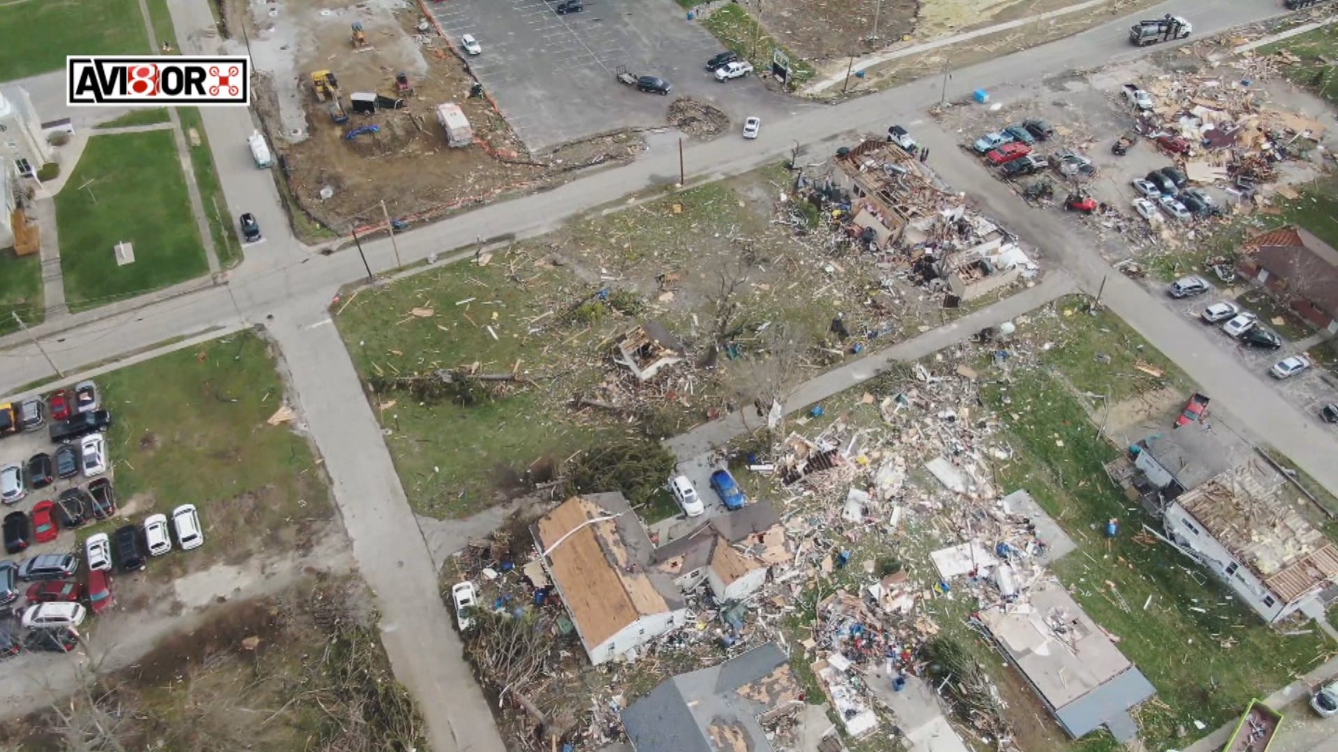 Las agencias unen fuerzas para ayudar a los Hoosiers después de un brote de tornados