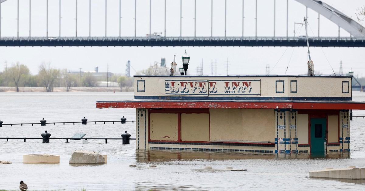 Warmer temperatures, snowmelt raise risk of major floods along Mississippi River